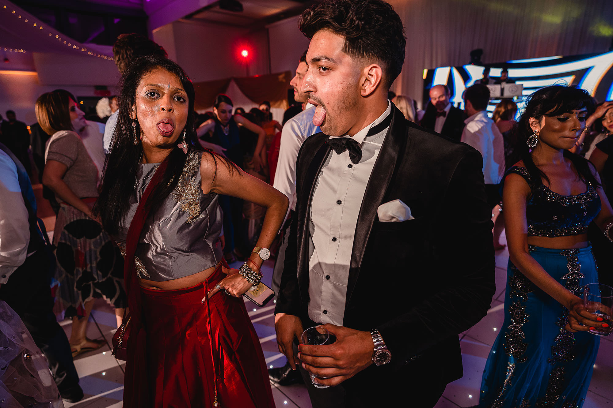 wedding guests dancing on the dancefloor